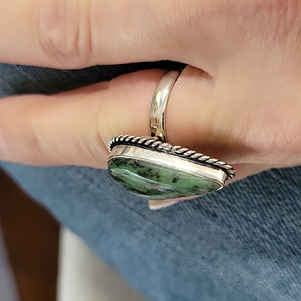 Malachite Teardrop Statement Ring - image 4